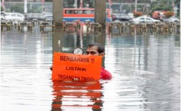 Tips Menghindari Korsleting Listrik Saat Banjir